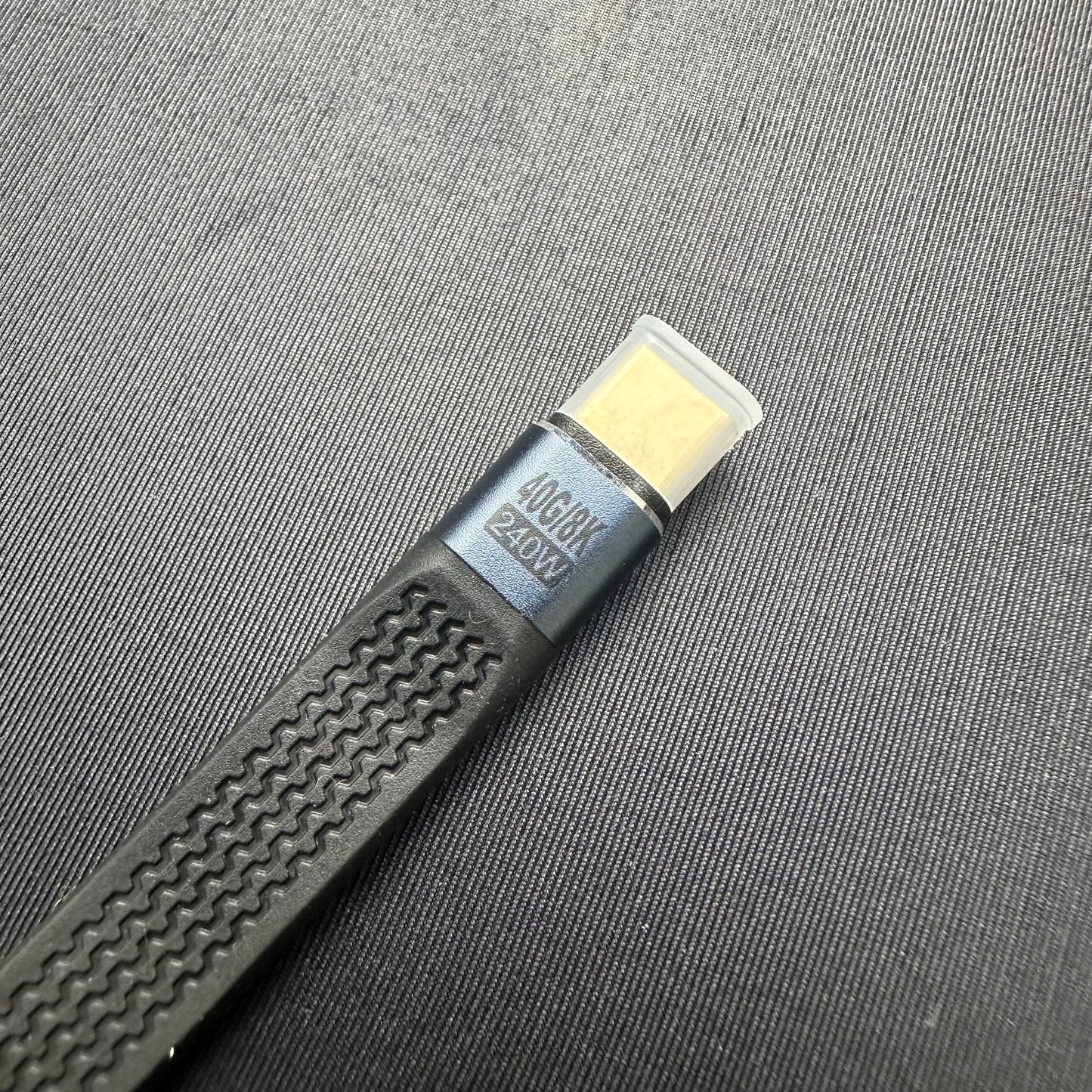 High-Speed 13cm (5 in.) USB-C 40Gbps