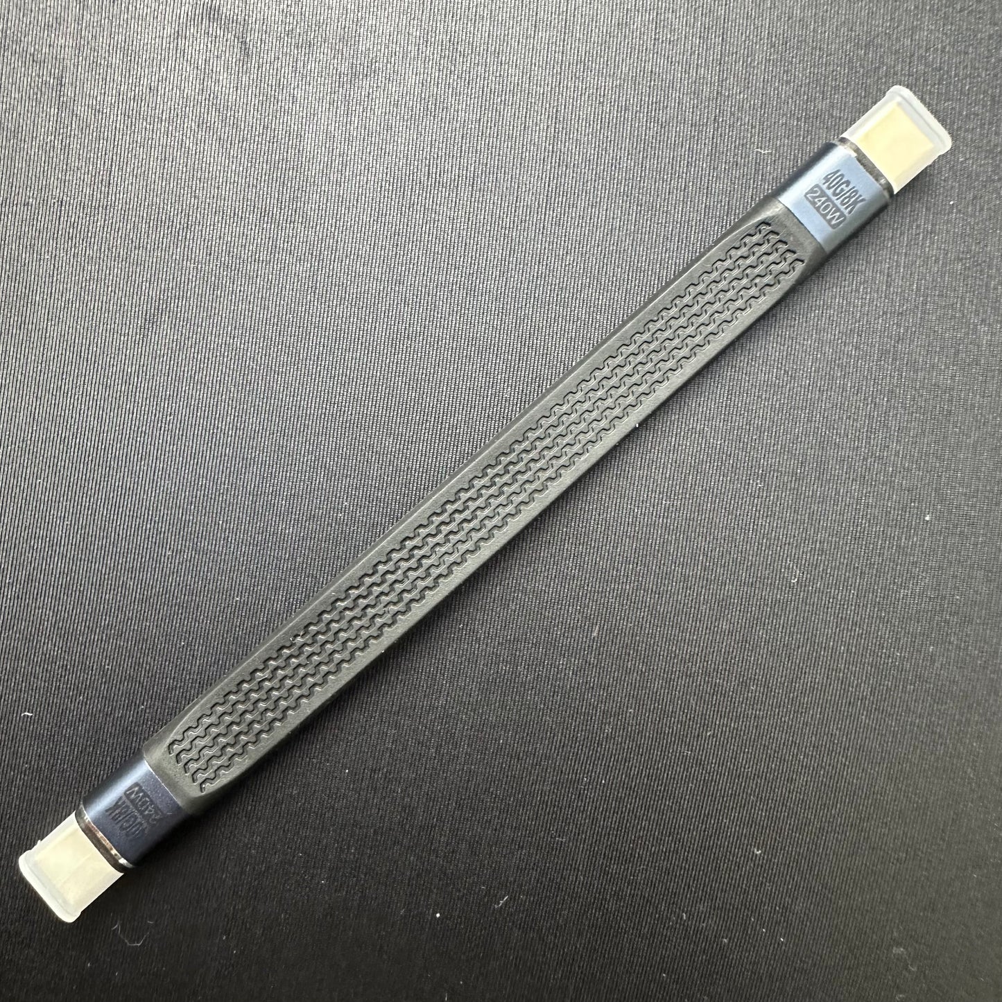 High-Speed 13cm (5 in.) USB-C 40Gbps