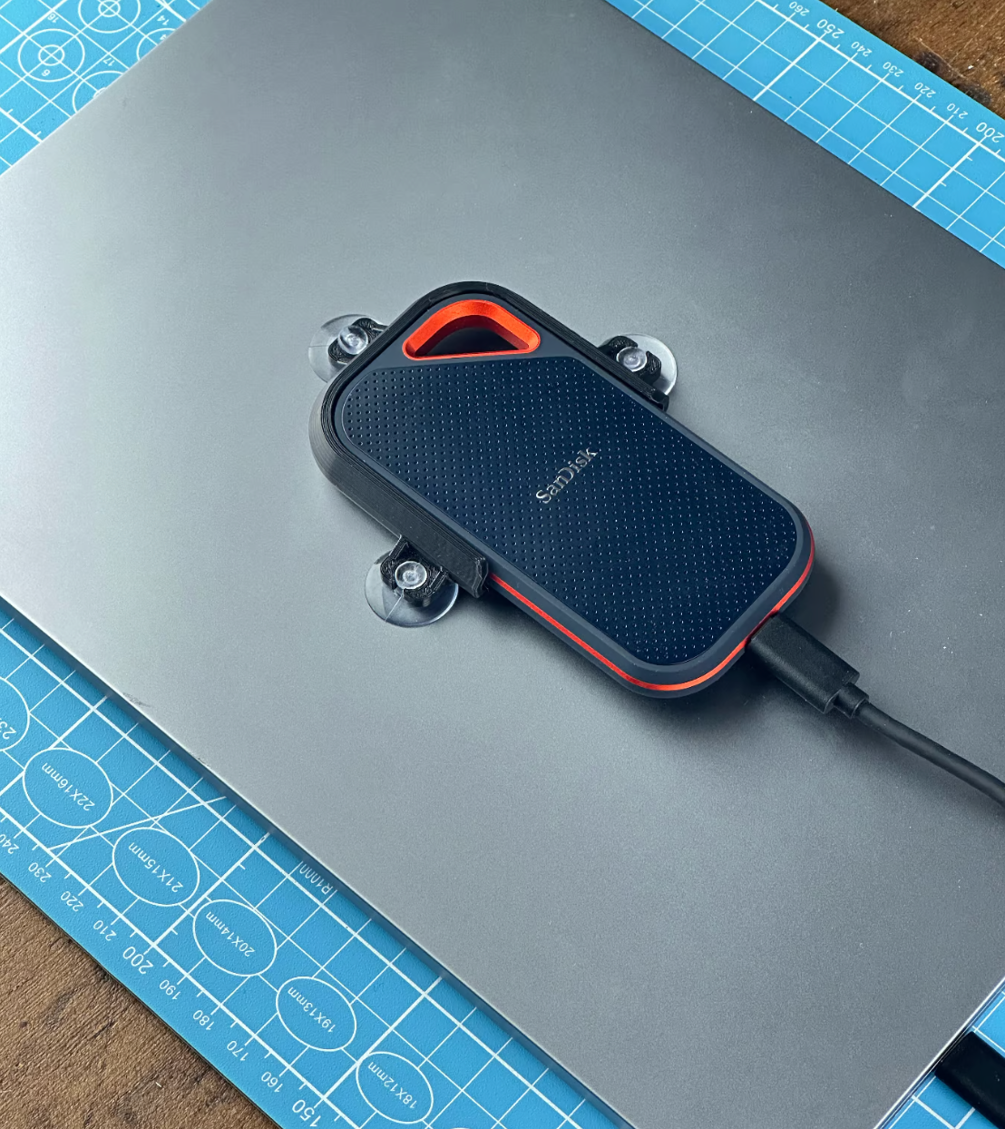 Rack_SanDisk_Extreme_Pro.stl